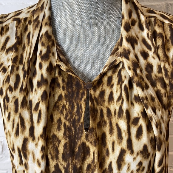 J.Crew 365 Leopard Print Sleeveless Blouse With Tie Neck Size XS - Picture 5 of 12